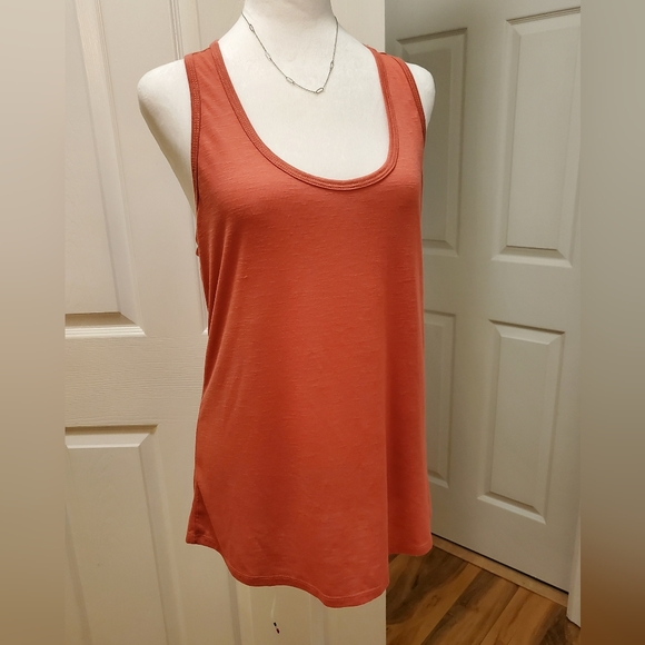 Jessica Simpson Activewear, mesh detail racerback tank, Size L, Coral/pale rust - Picture 7 of 10